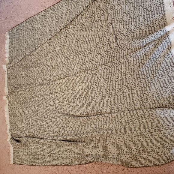 NWOT Moschino Wool Blanket Scarf Brown Tan Moschino Blanket Scarf w/ Tan Fringe - Picture 15 of 16